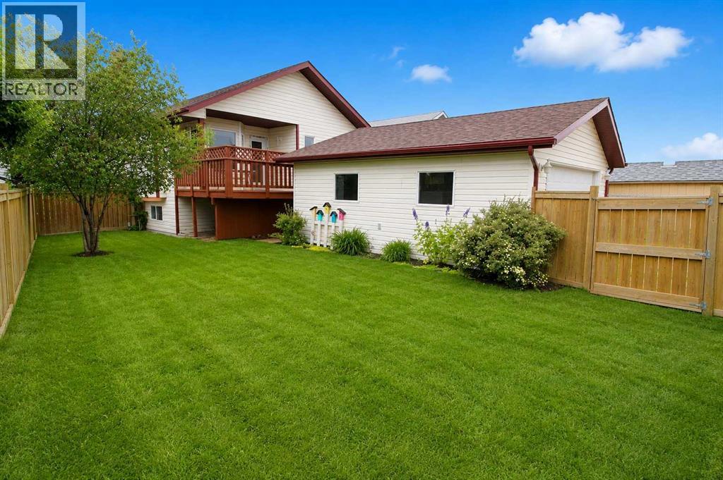 Listing photo – 96 Duckering Close, Red Deer
