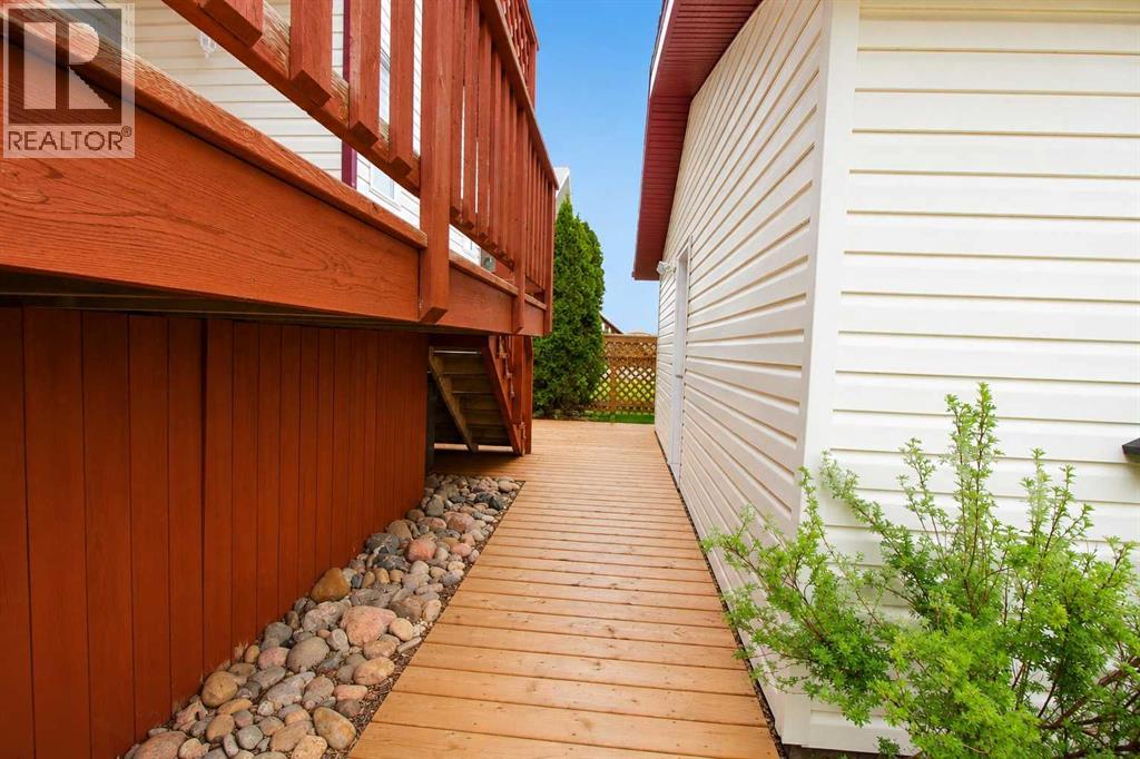 Listing photo – 96 Duckering Close, Red Deer
