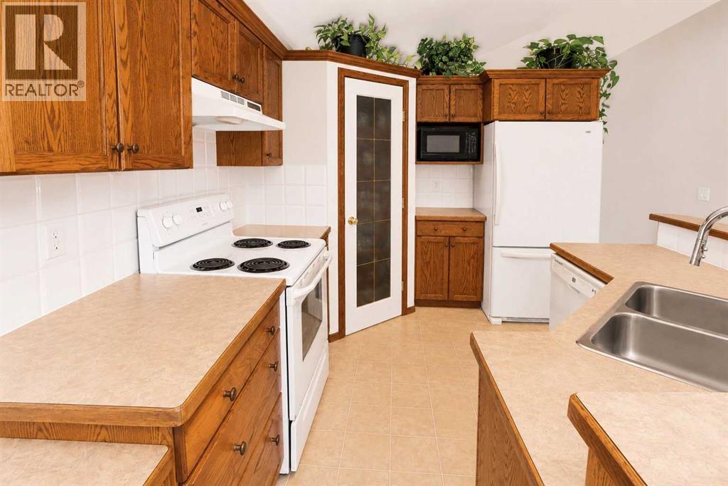 Listing photo – 96 Duckering Close, Red Deer