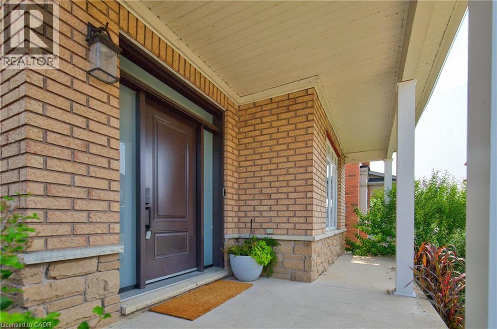 16 WATERCLIFF Place - Image 2