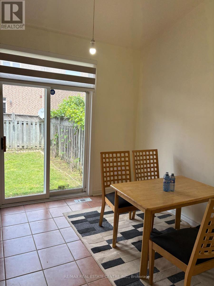 799 LEDBURY CRESCENT - 13