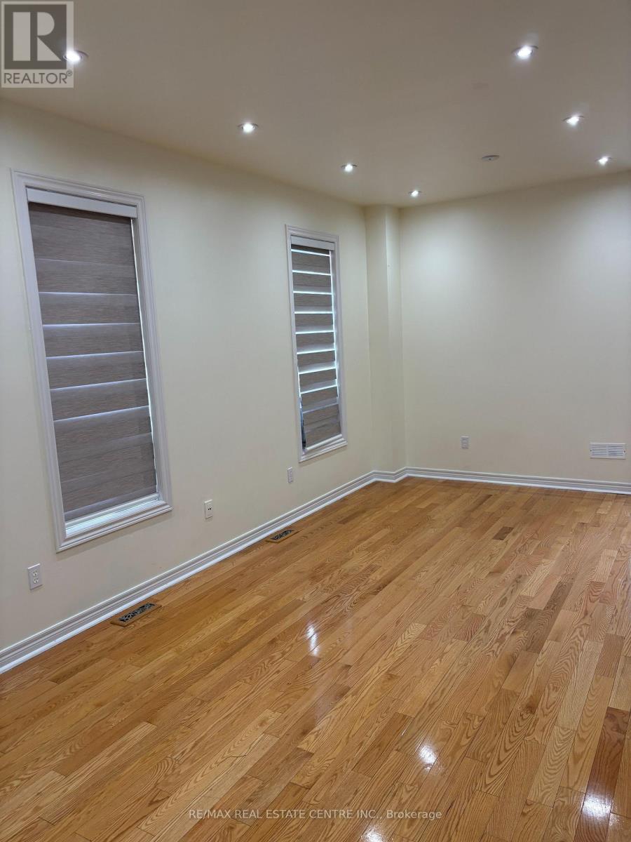 799 LEDBURY CRESCENT - 6