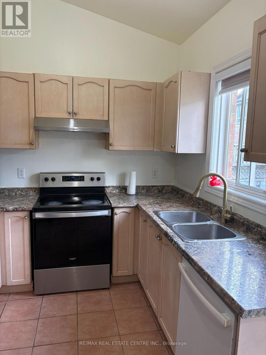 799 LEDBURY CRESCENT - 8