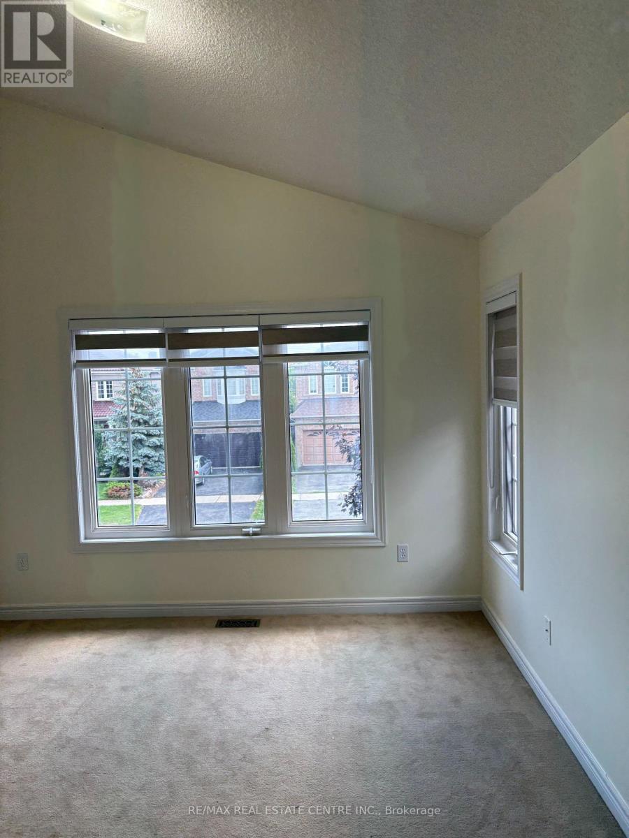 799 LEDBURY CRESCENT - 16