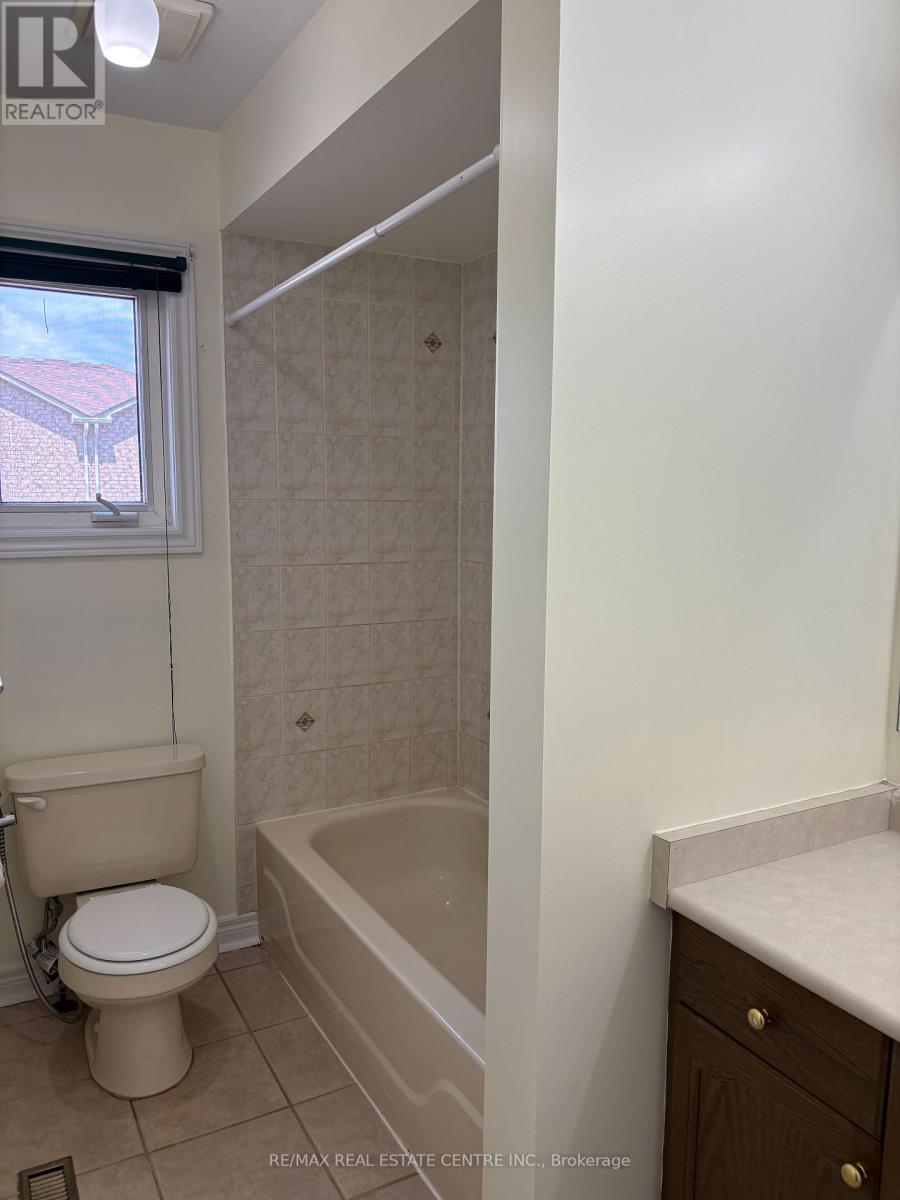 799 LEDBURY CRESCENT - 20