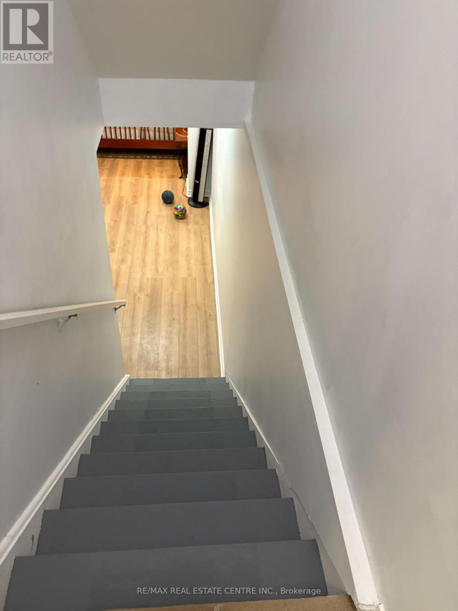 799 LEDBURY CRESCENT - 28