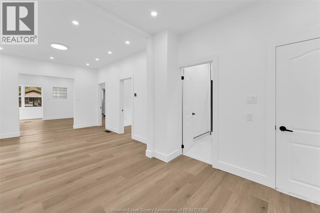 497 MCKAY AVENUE - 14
