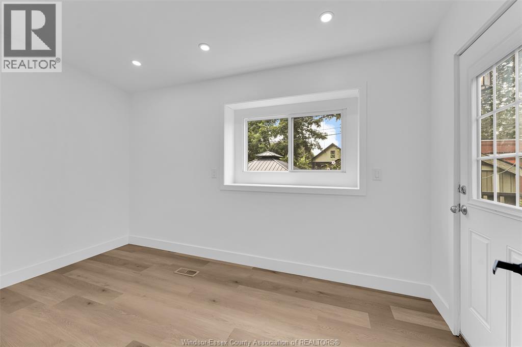 497 MCKAY AVENUE - 18