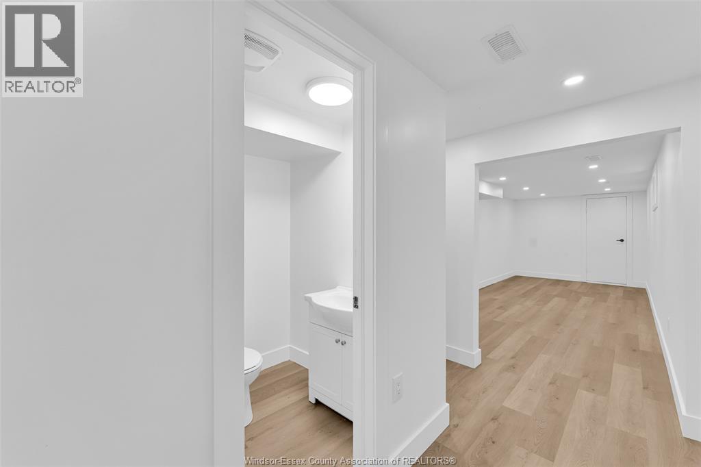 497 MCKAY AVENUE - 19