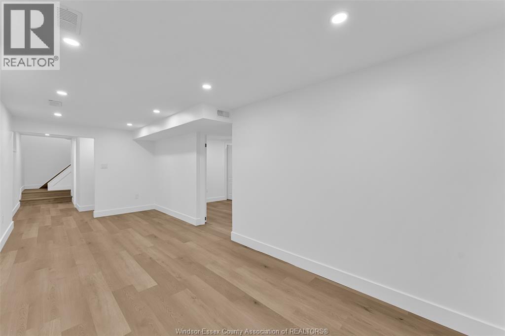 497 MCKAY AVENUE - 21