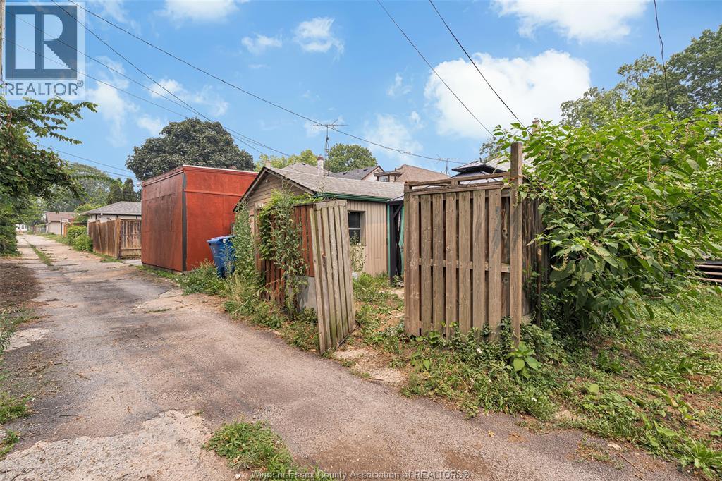 497 MCKAY AVENUE - 31
