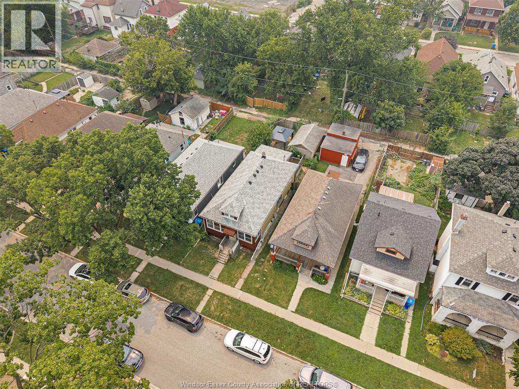 497 MCKAY AVENUE - 32