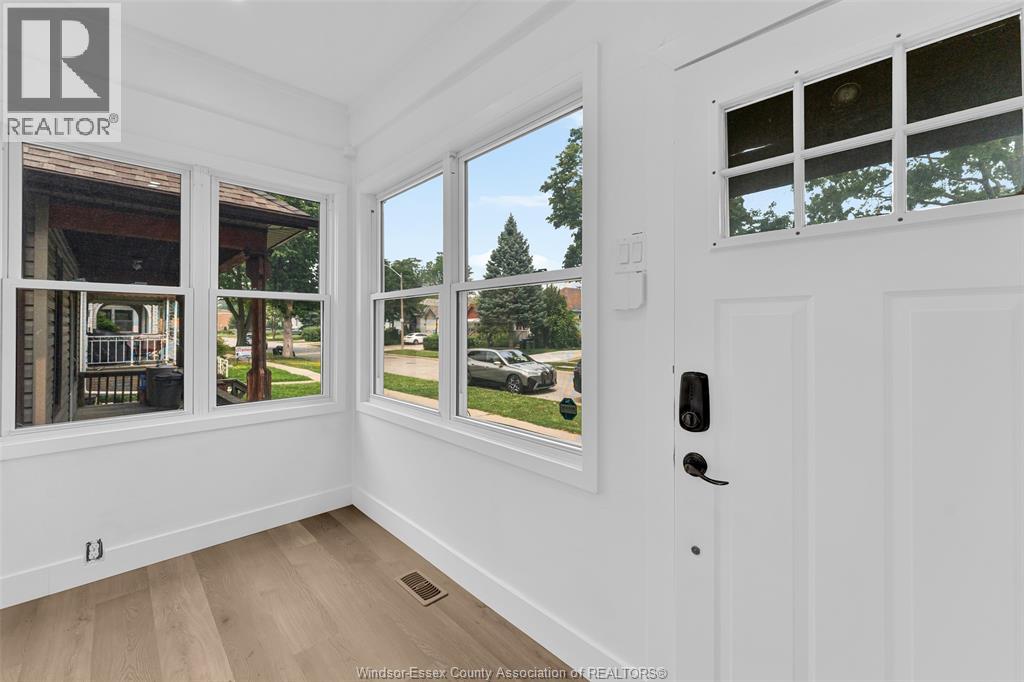 497 MCKAY AVENUE - 4