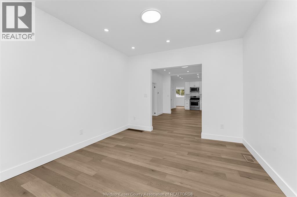 497 MCKAY AVENUE - 6
