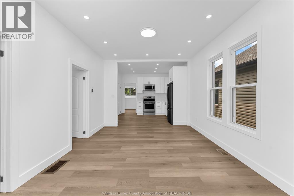 497 MCKAY AVENUE - 8