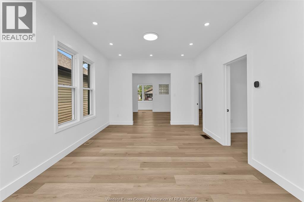 497 MCKAY AVENUE - 9