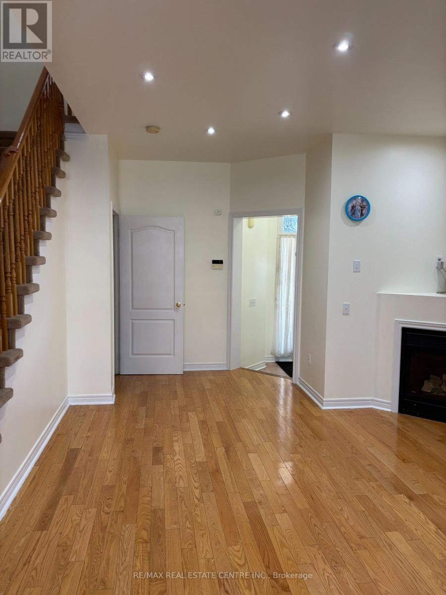 799 LEDBURY CRESCENT - 5