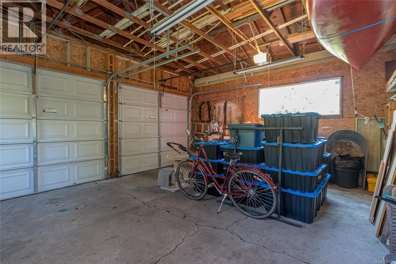 2047 Neil St - 25