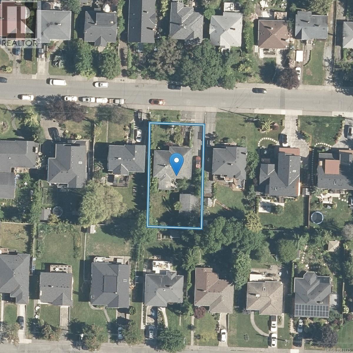 2047 Neil St - 40