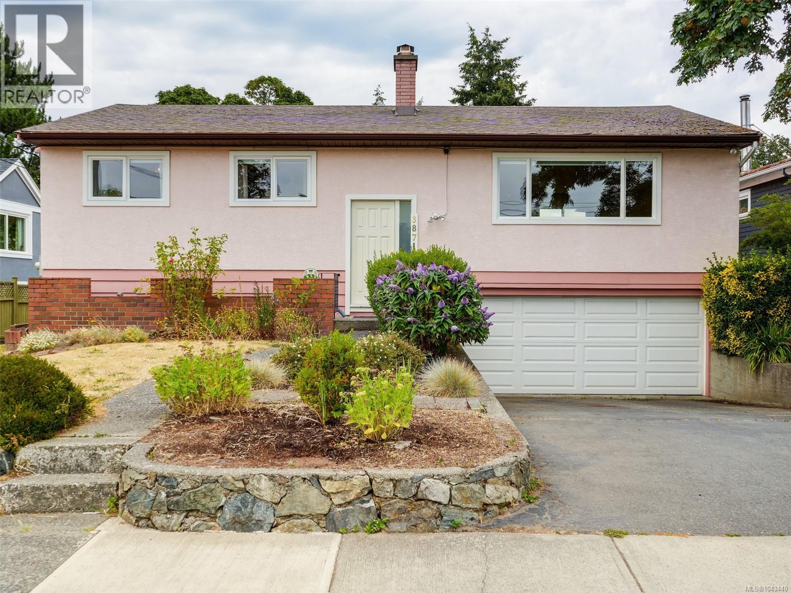 3871 Carey Rd - 1