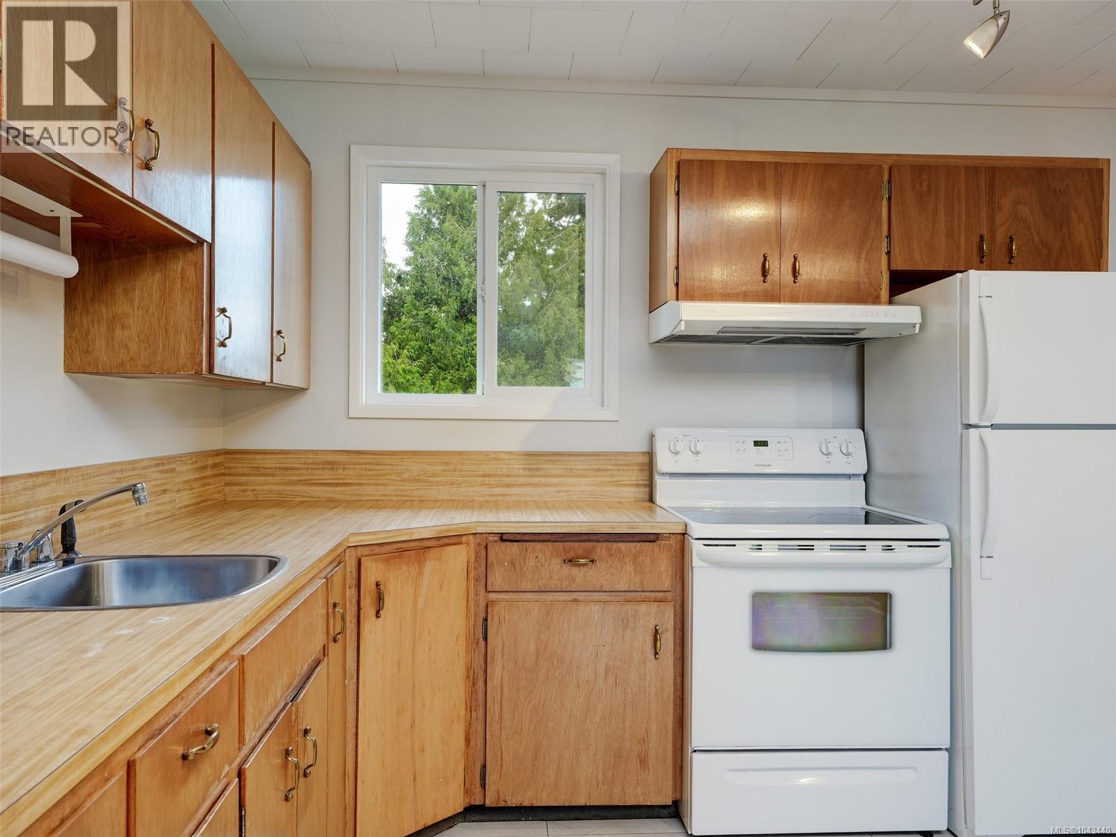 3871 Carey Rd - 10