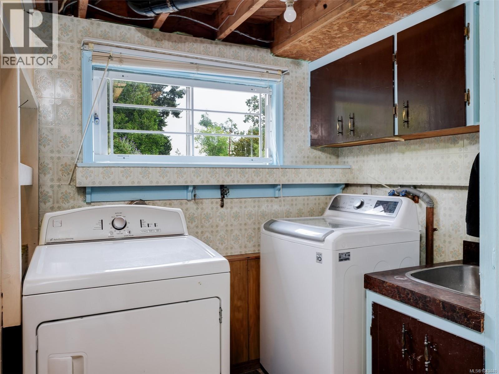 3871 Carey Rd - 23