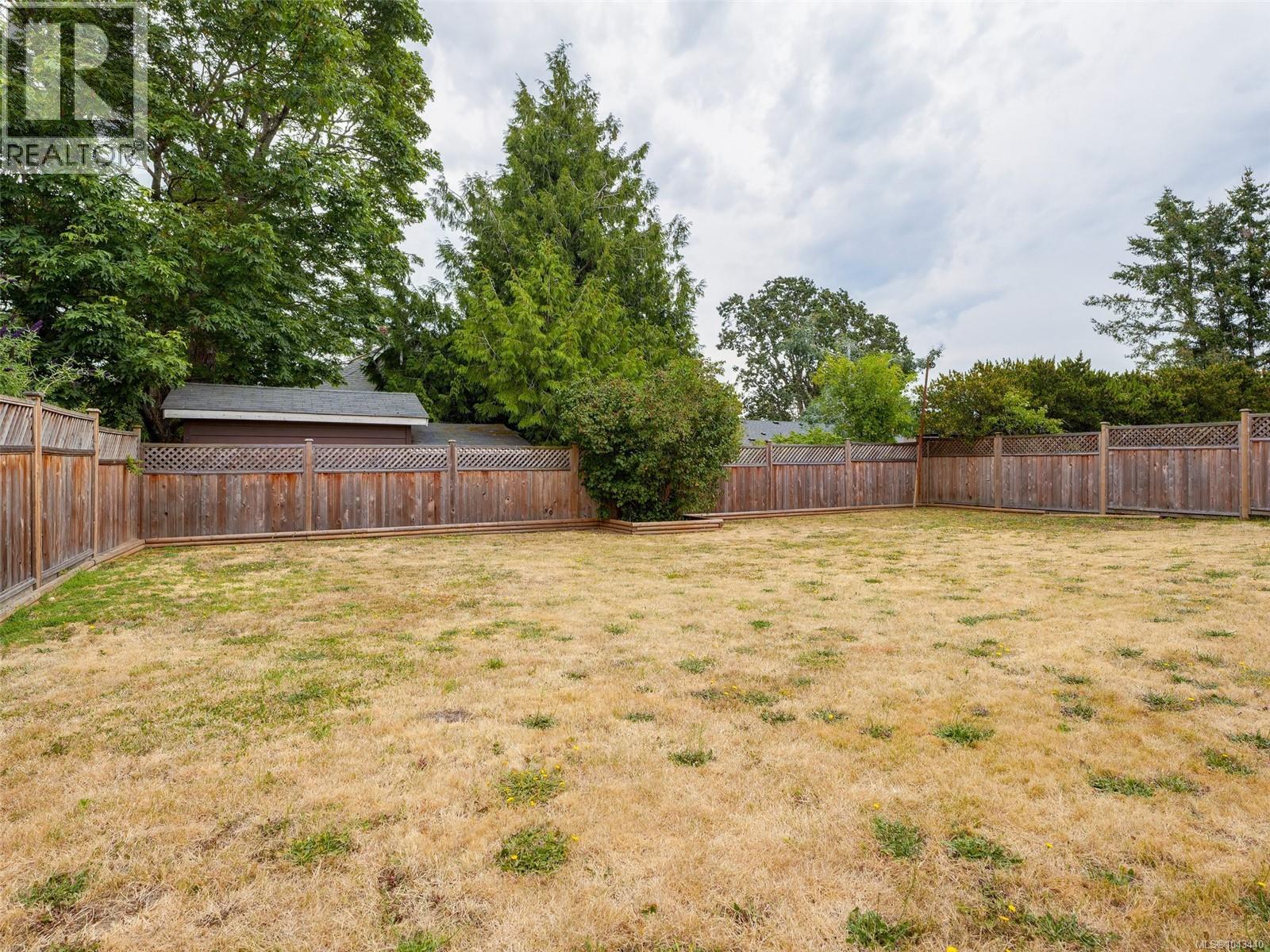 3871 Carey Rd - 25
