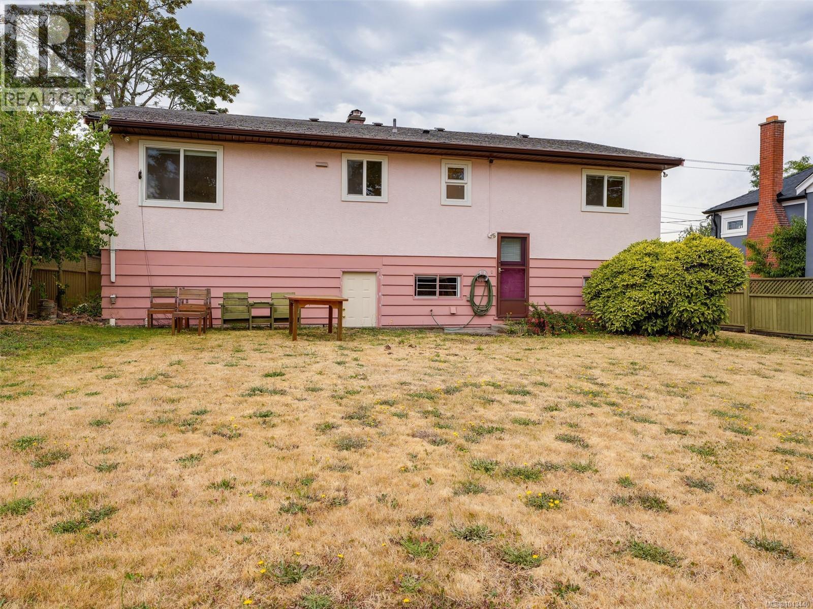 3871 Carey Rd - 26