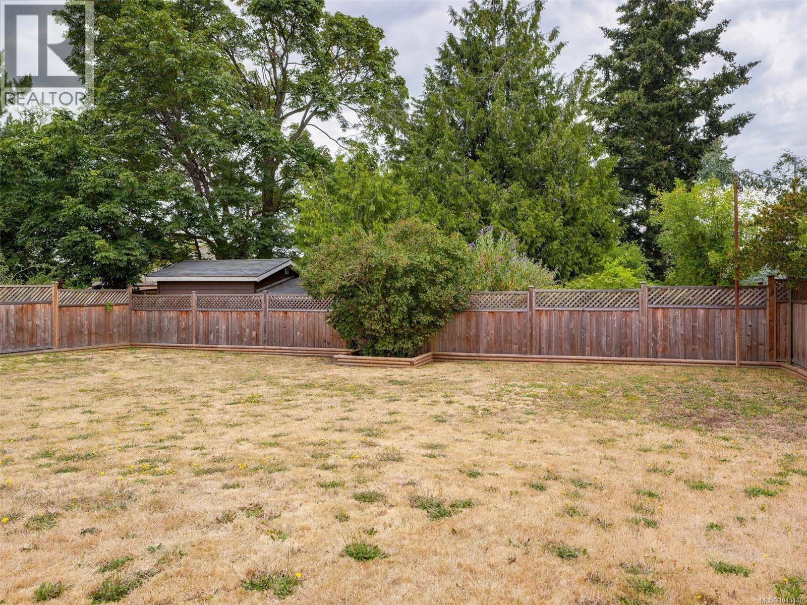 3871 Carey Rd - 27