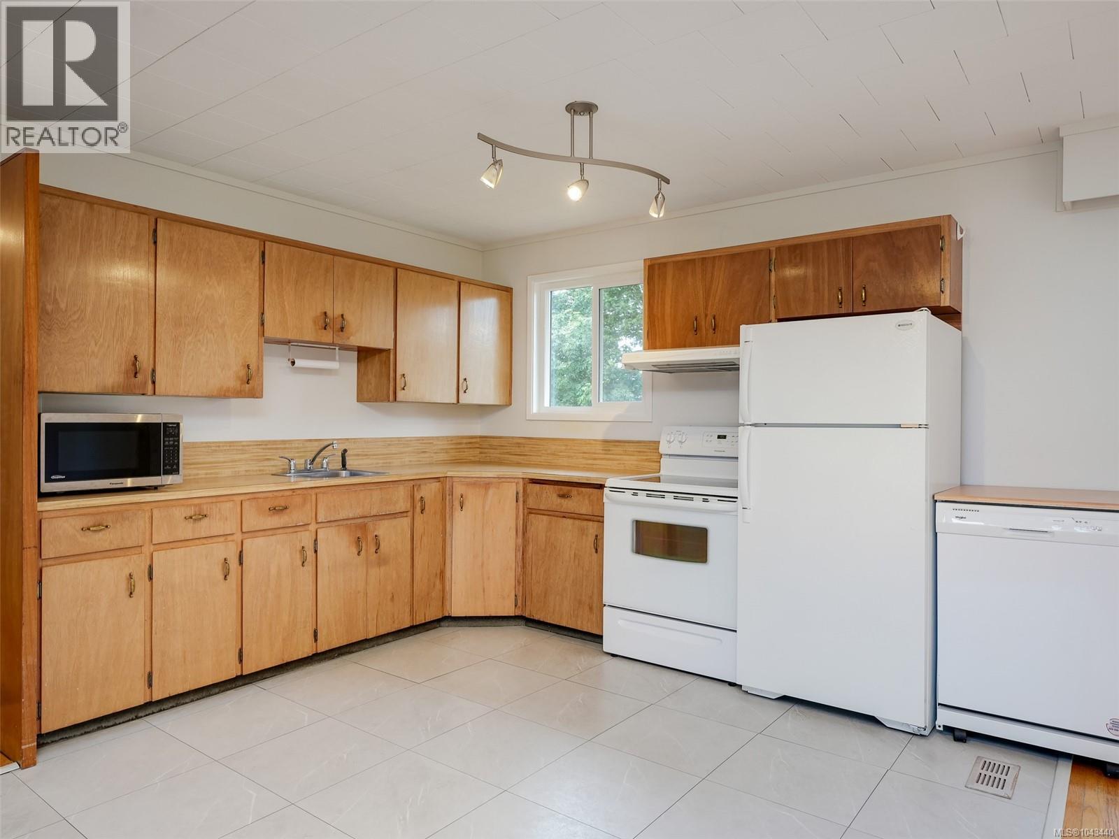 3871 Carey Rd - 9
