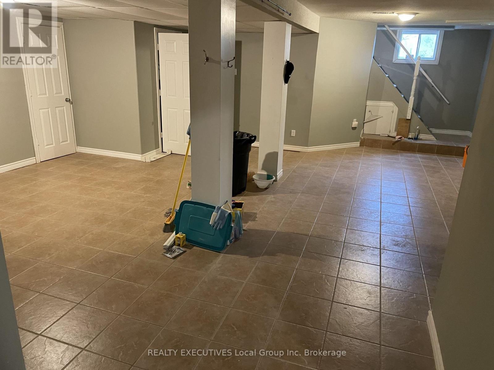 251 CEDAR HEIGHTS ROAD W - 30