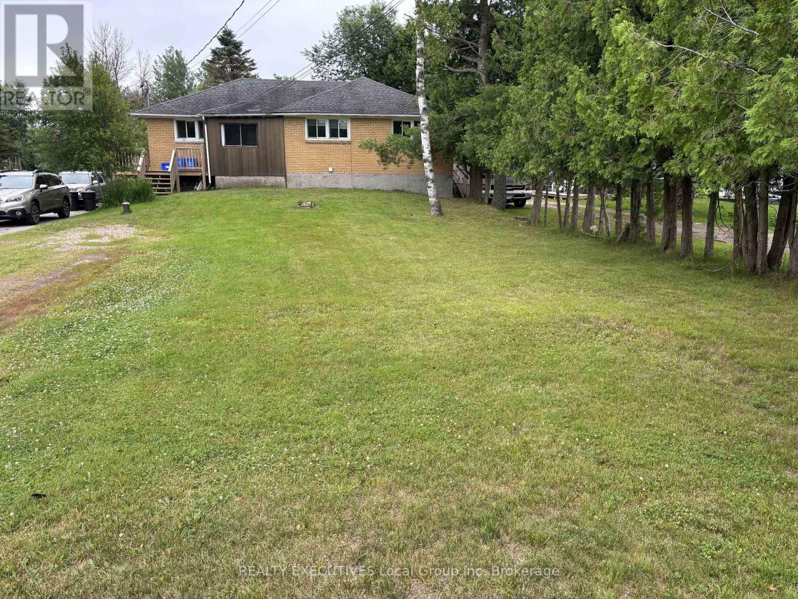 251 CEDAR HEIGHTS ROAD W - 34