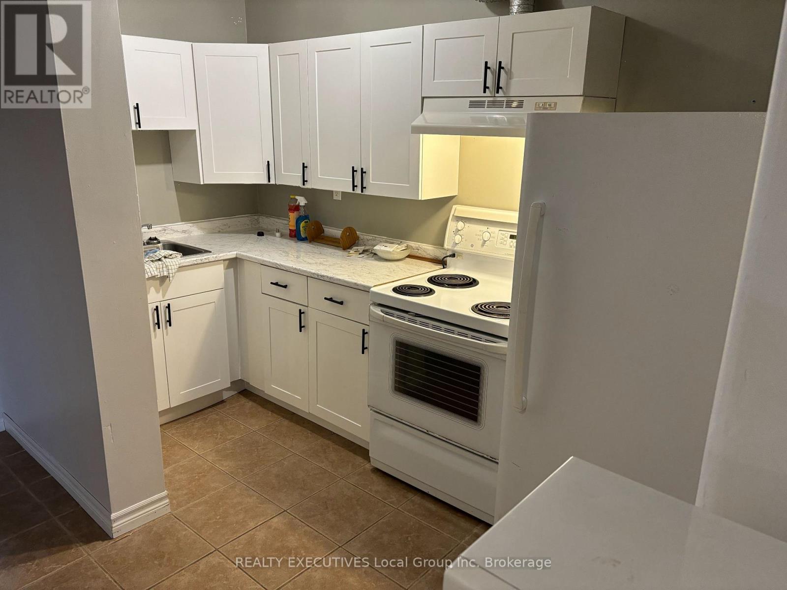 251 CEDAR HEIGHTS ROAD W - 5