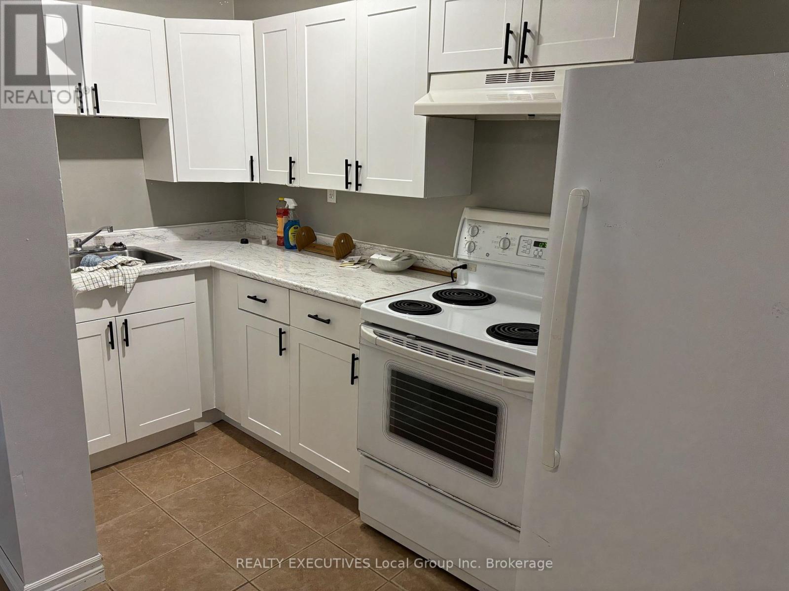 251 CEDAR HEIGHTS ROAD W - 6