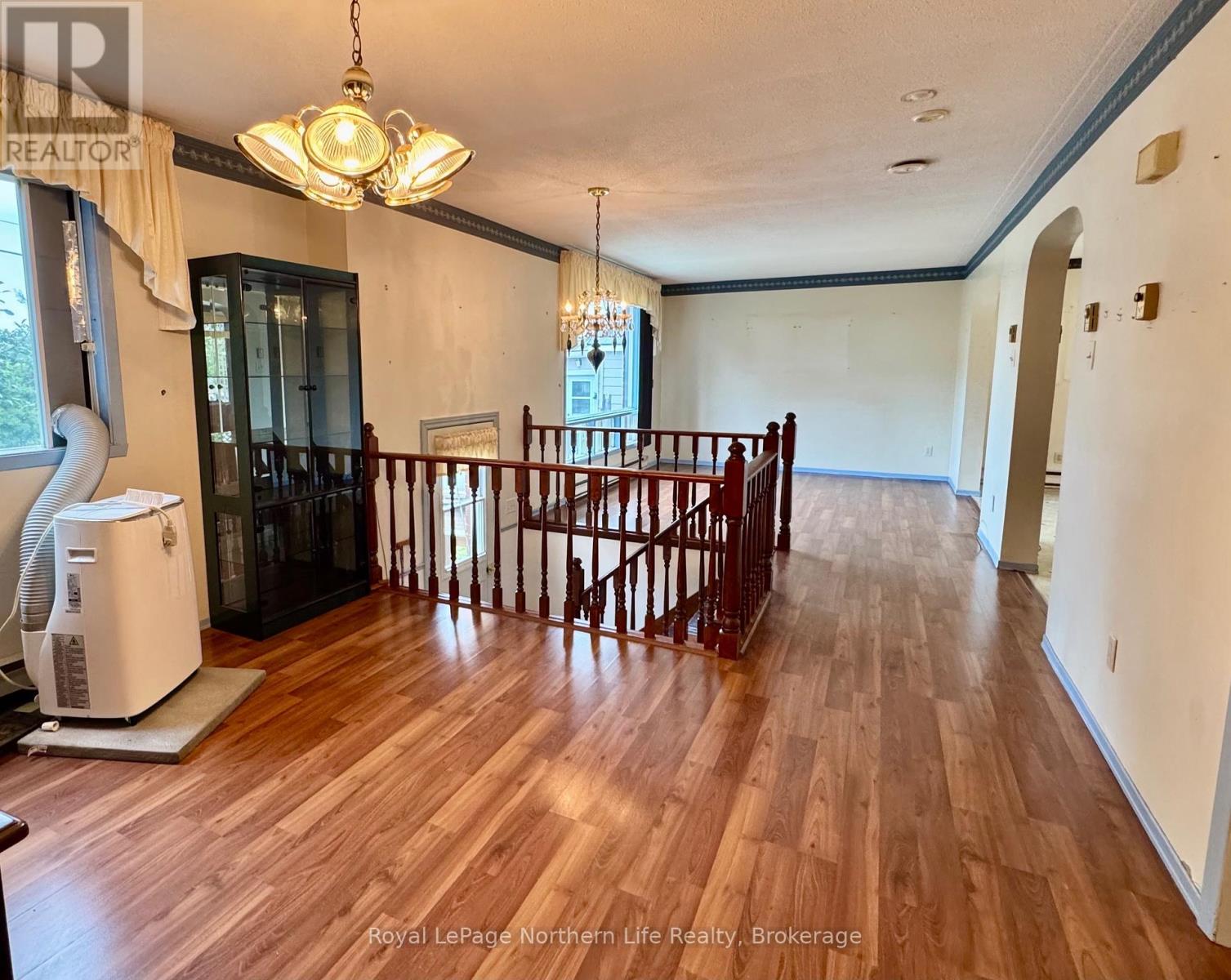 38 BIG BEND AVENUE - 13