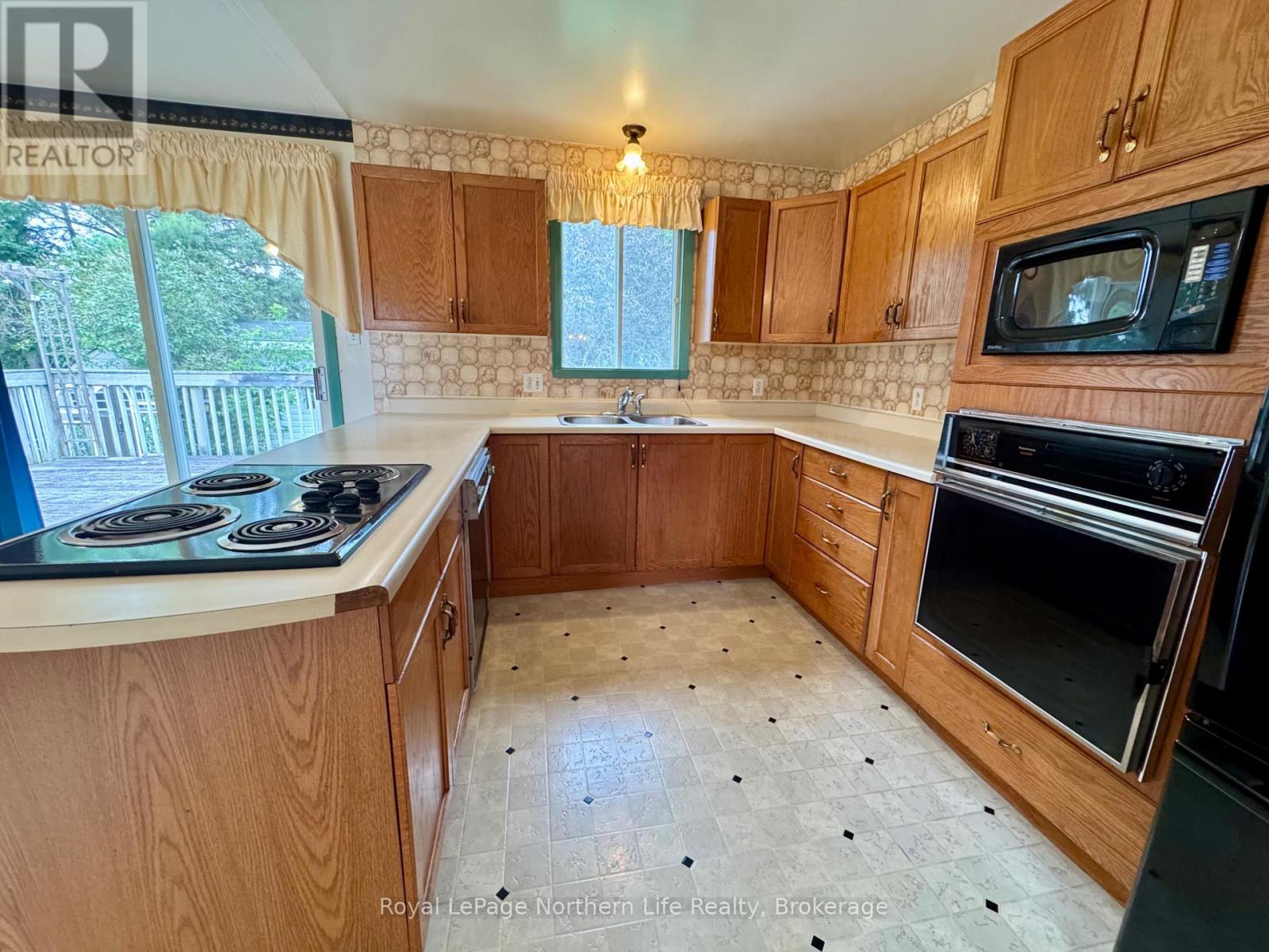 38 BIG BEND AVENUE - 6