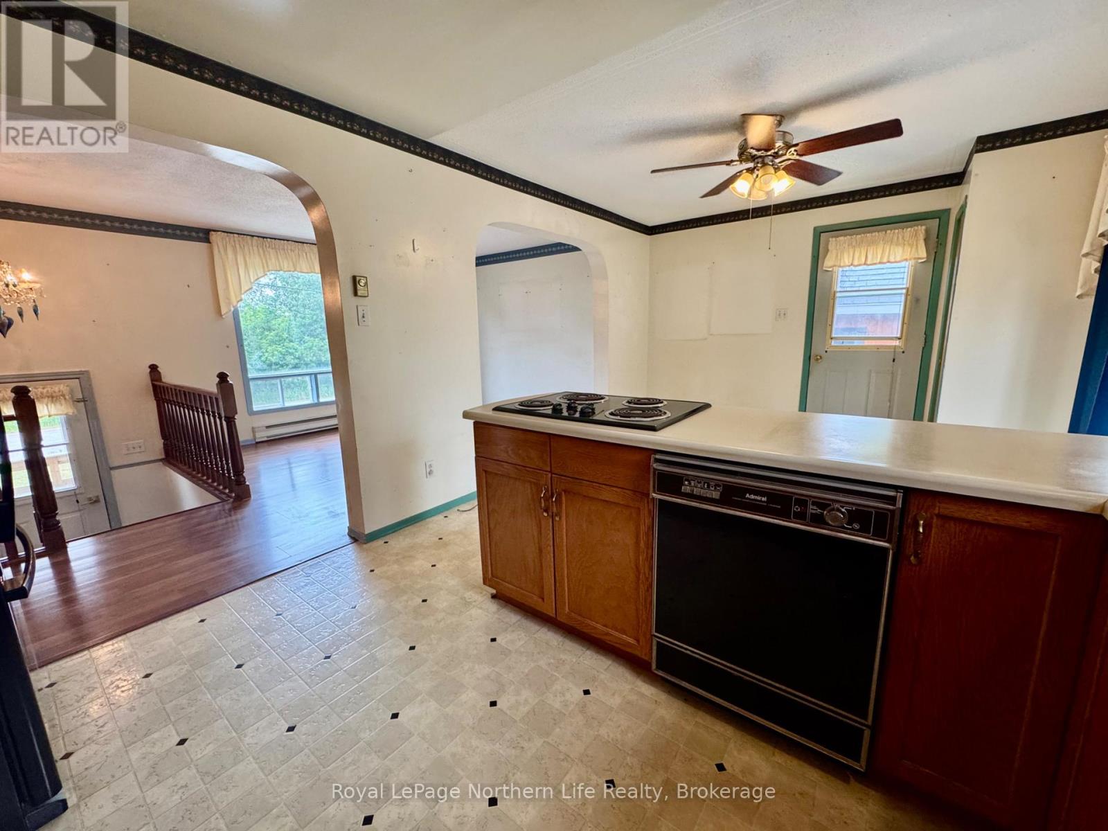 38 BIG BEND AVENUE - 9