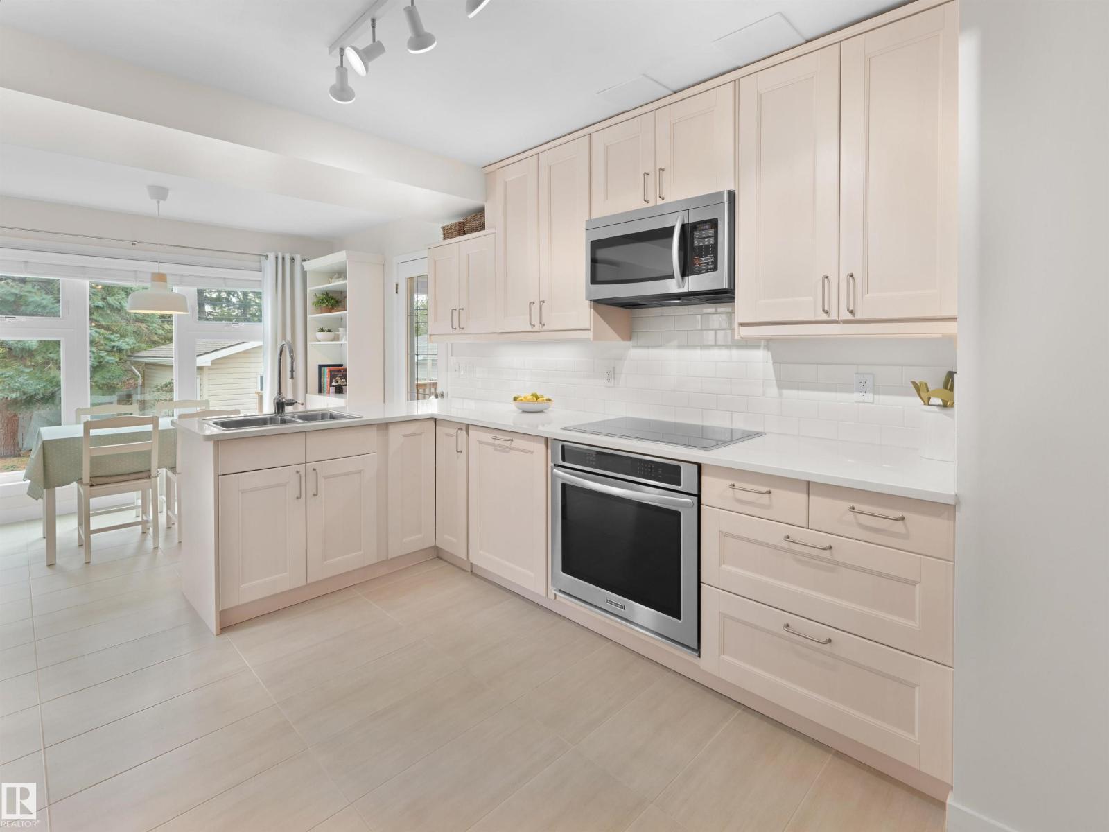 11635 72 AV NW - 12