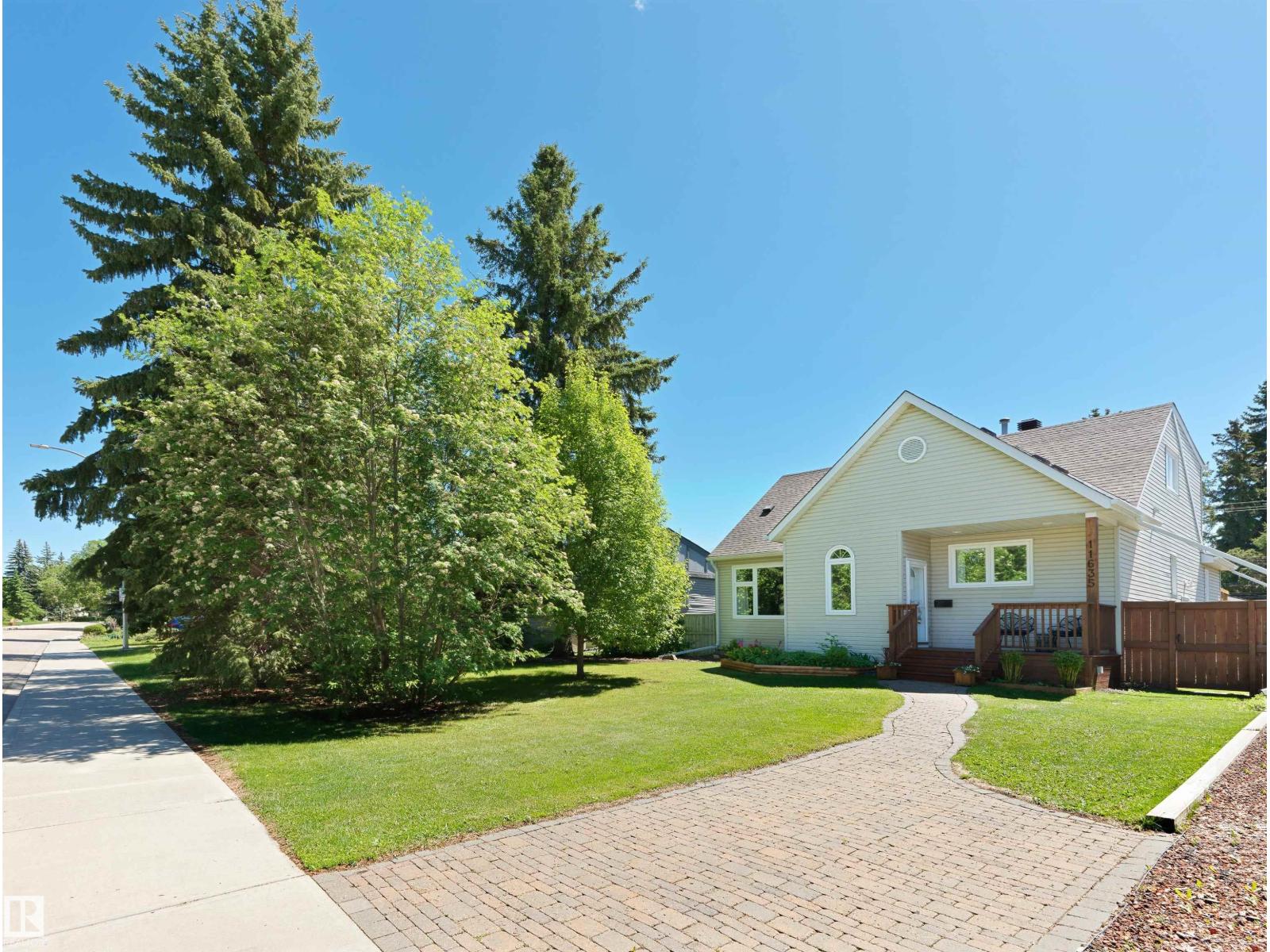 11635 72 AV NW - 4