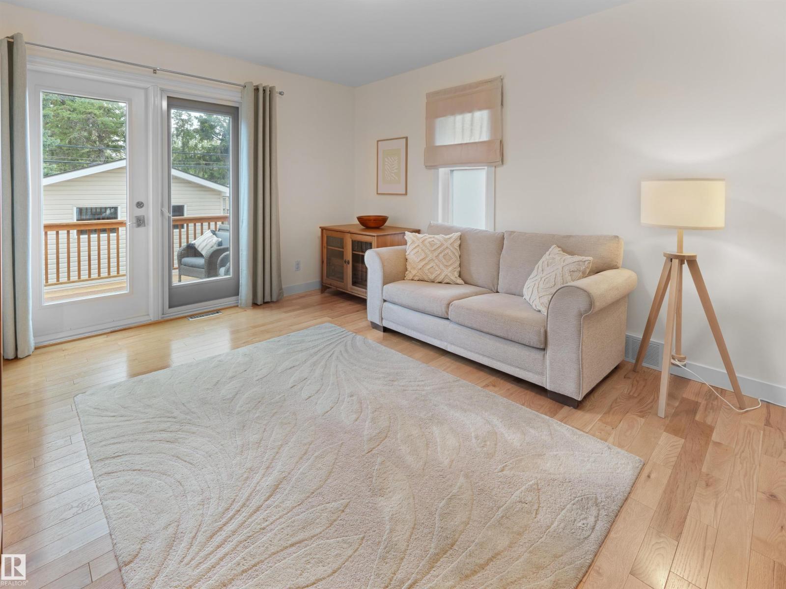 11635 72 AV NW - 18