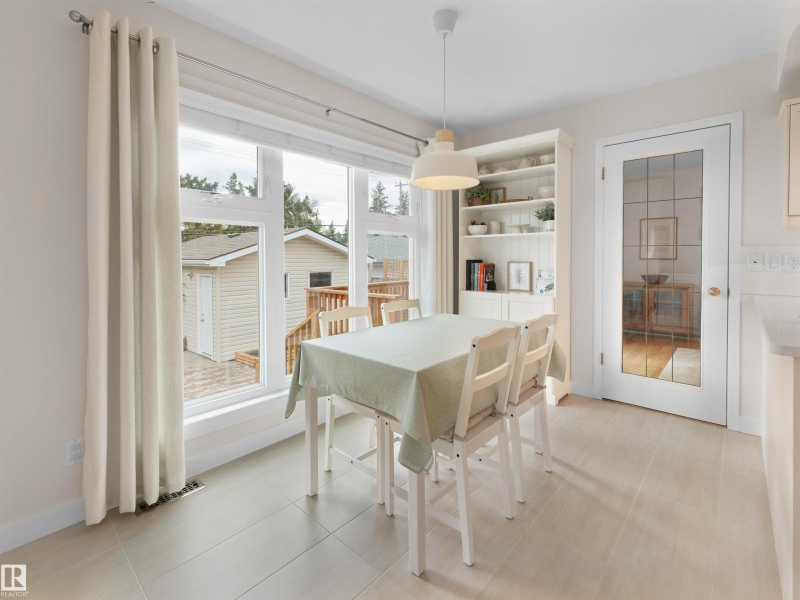 11635 72 AV NW - 16