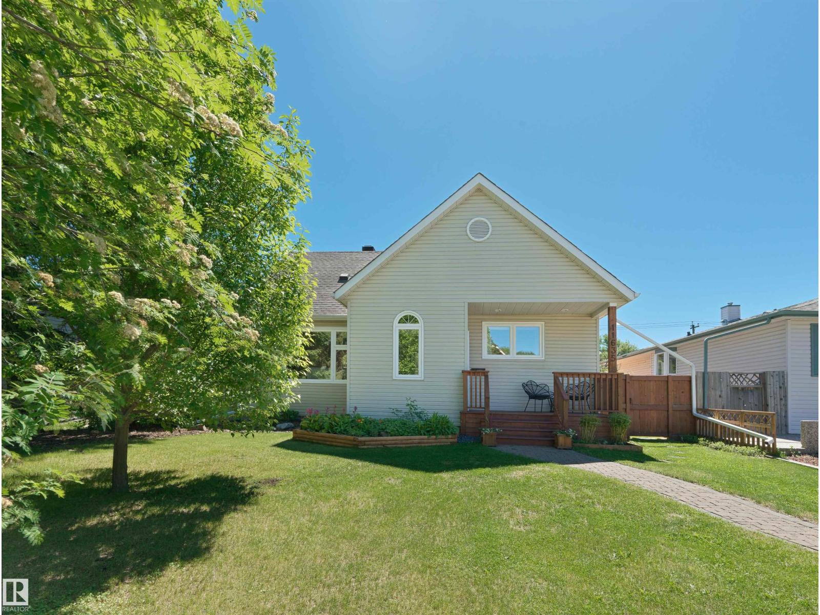 11635 72 AV NW - 36