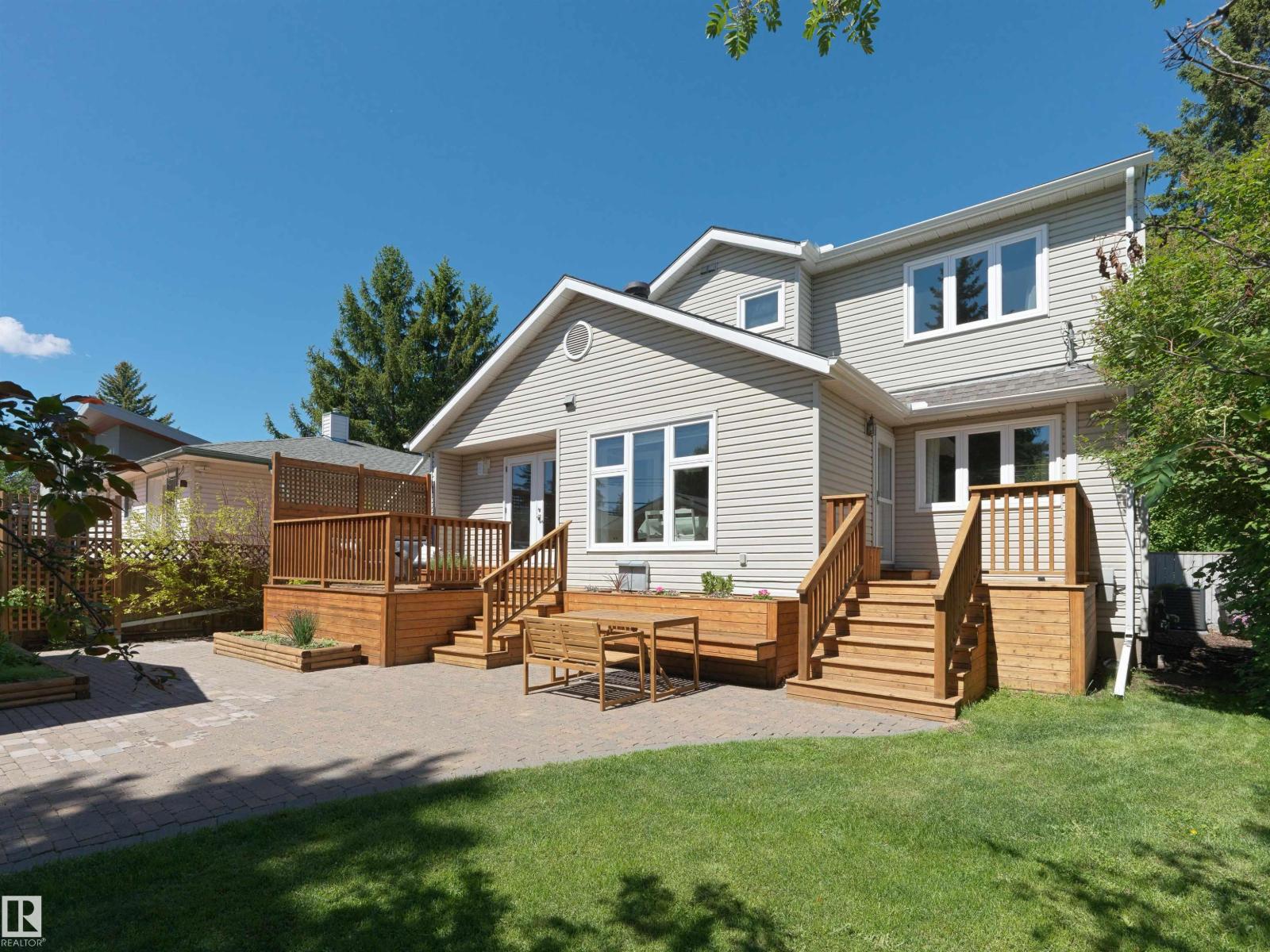 11635 72 AV NW - 1
