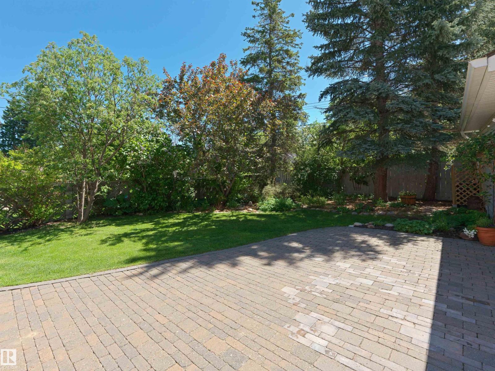 11635 72 AV NW - 48