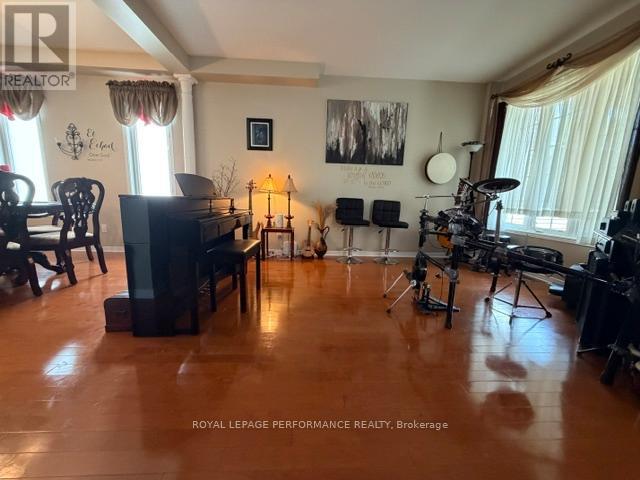 2202 CLENDENAN CRESCENT - 23