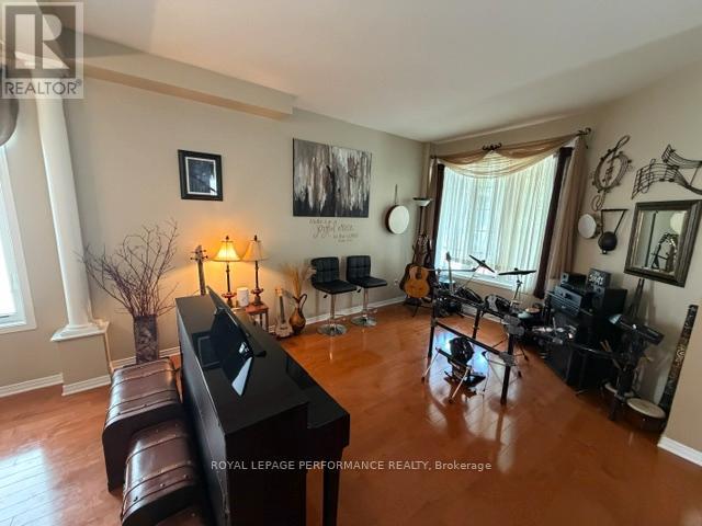 2202 CLENDENAN CRESCENT - 24