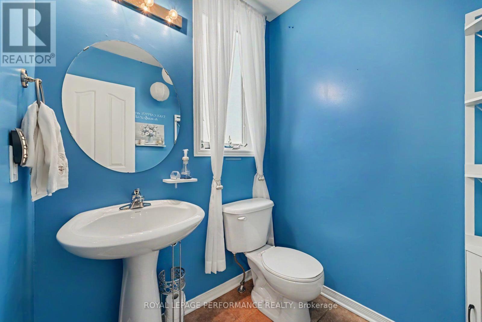 2202 CLENDENAN CRESCENT - 28