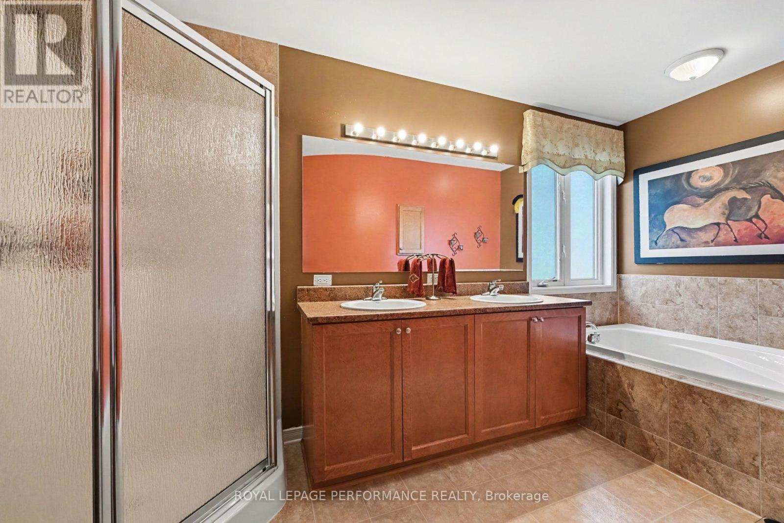 2202 CLENDENAN CRESCENT - 34
