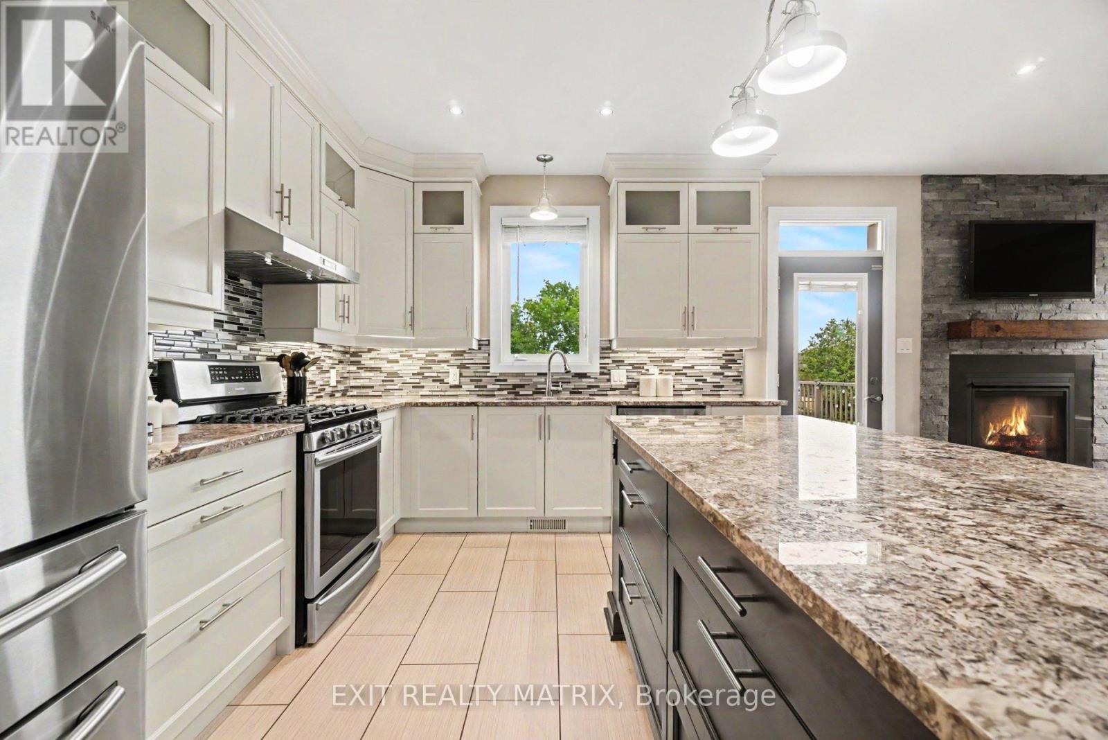 208 NELLIE STREET - 11