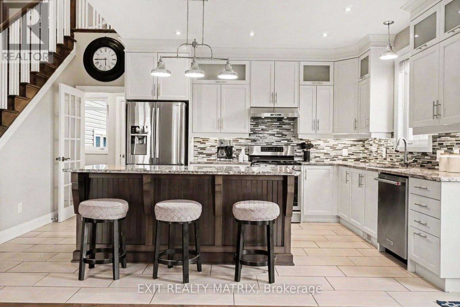 208 NELLIE STREET - 10